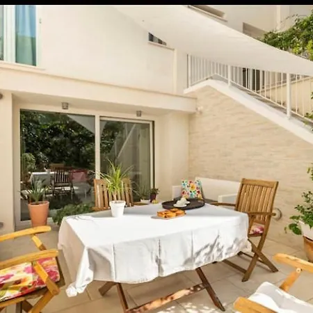 Bed & Breakfast Meraki 3*